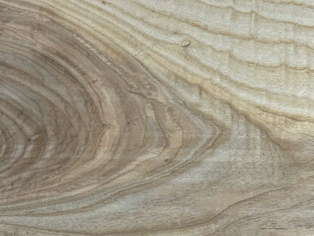 laminate with a wood image